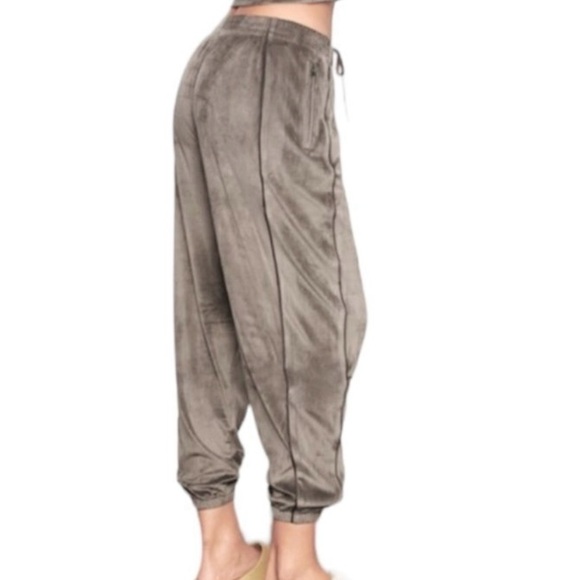 SKIMS Velour Joggers Track Pants in Gunmetal Gray Size M - Picture 1 of 10